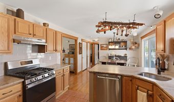 399 Trenton Ave N, Bayville, NJ 08721
