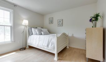 8101 GLEN ARBOR Dr, Baltimore, MD 21237