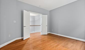 7119 BARRY Rd, Alexandria, VA 22315