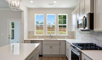 7035 New Horizons Ln, Boiling Springs, SC 29316