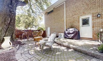 293 Burroughs Dr, Amherst, NY 14226