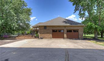 1426 E State Line Rd, Baxter Springs, KS 66713