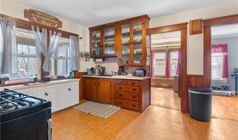 32 Union St, East Greenwich, RI 02818