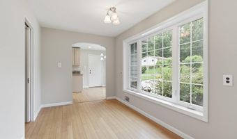 8532 CANTERBURY Dr, Annandale, VA 22003