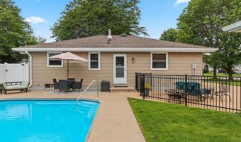 1718 SCHAEFER Cir, Appleton, WI 54915
