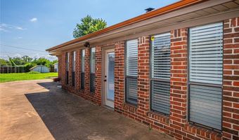 3208 California Ave, Chickasha, OK 73018