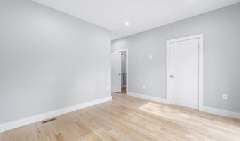88 W 20TH St 1, Bayonne, NJ 07002