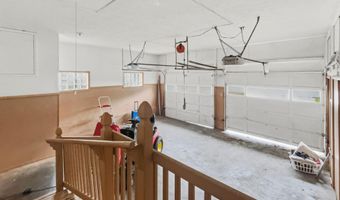 203 E College St, Ash Grove, MO 65604