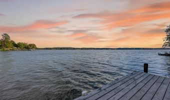 2543 Harbor View Rd, Camden, SC 29020