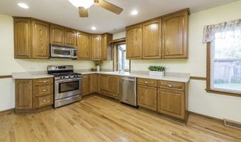 616 Highland Ave, Antioch, IL 60002