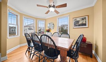 16 Gibbs Rd, Amity Harbor, NY 11701