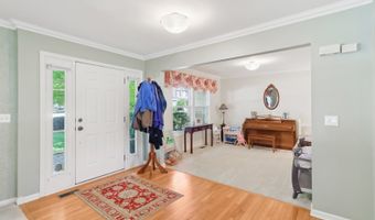 305 BUCKINGHAM Dr, Algonquin, IL 60102