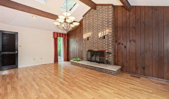 191 Parkview Dr, Aurora, OH 44202