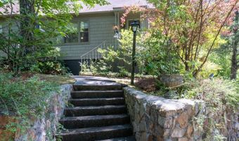 33 Sunset Dr, Anniston, AL 36207