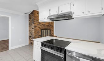 729 Canterbury Dr, Biloxi, MS 39532