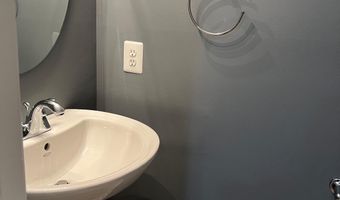 5925 KIRKCALDY Ln, Alexandria, VA 22315