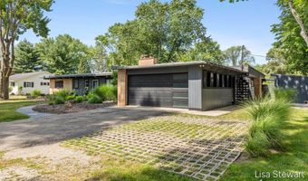 1235 Thornapple River Dr SE, Ada, MI 49301