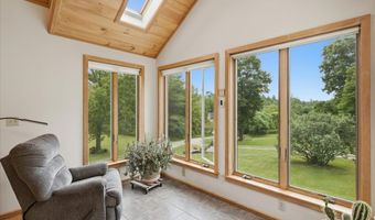 405 Old W Rd, Arlington, VT 05250