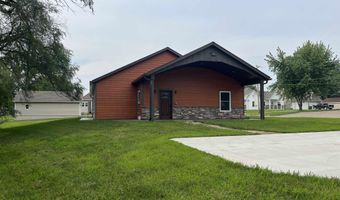 121 N 9th St, Albia, IA 52531