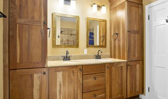 17 Schuyler Hills Rd, Albany, NY 12211