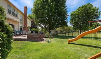 10 Hithergreen Ct, Algonquin, IL 60102
