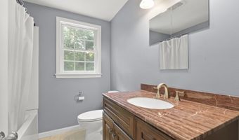 4 Thom Ave, Bourne, MA 02532