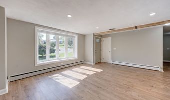 136 Juniper Ln, Berlin, CT 06037