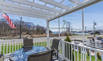 338 Shore Dr, Branford, CT 06405