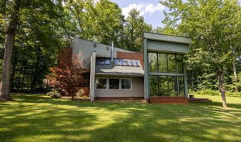 2246 Country Clb, Appomattox, VA 24522