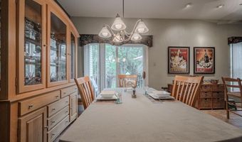 12 BARCLAY Dr, Hockessin, DE 19707