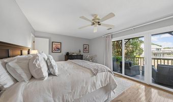42 Turtle Bay Dr 42, Branford, CT 06405