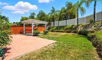 251 Royal Glen Dr, Fallbrook, CA 92028