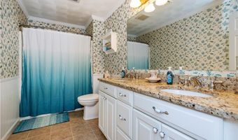 9 Wilshire Ln, Cranston, RI 02921
