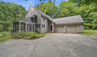 10 Eaton Rd, Amherst, NH 03031