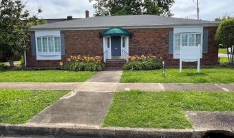 105 N Hickory St, Aberdeen, MS 39730