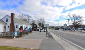 72 E Main Rd, Middletown, RI 02842