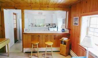 140 Treasure Rd, Narragansett, RI 02882