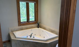 9605 SUMAC Cir, Amherst, WI 54406