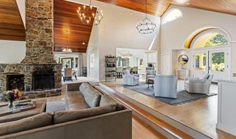129 Loon Call Dr, Belgrade, ME 04917