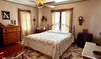 619 Q St, Aurora, NE 68818