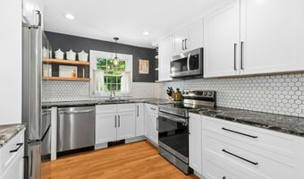 136 Crescent Cir, Cheshire, CT 06410