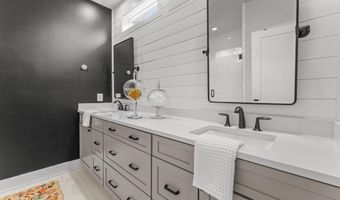 42460 MILDRED LANDING Sq, Ashburn, VA 20148