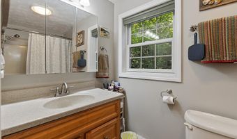 1 Castle View Ln, Belgrade, ME 04917