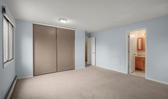 4 Pine Tree Dr 321, Arden Hills, MN 55112