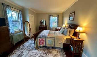 172 Bluff Ave, Cranston, RI 02905