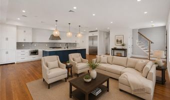 6 Sharon Ct, Newport, RI 02840