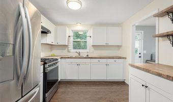 111 Bramble Bush Rd, Coventry, RI 02816