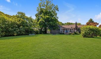 21 Hamilton St, Amityville, NY 11701
