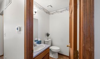 904 Elm St, Auburn, IN 46706