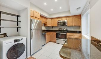 3232 S 28TH St 202, Alexandria, VA 22302